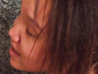 Mehrere Orgasmen werden geschlagen und gefickt