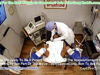 Minnie Rose wird von zwei Männern gefickt