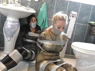 2 Mädchen in einem Latex und ein geiler Fick